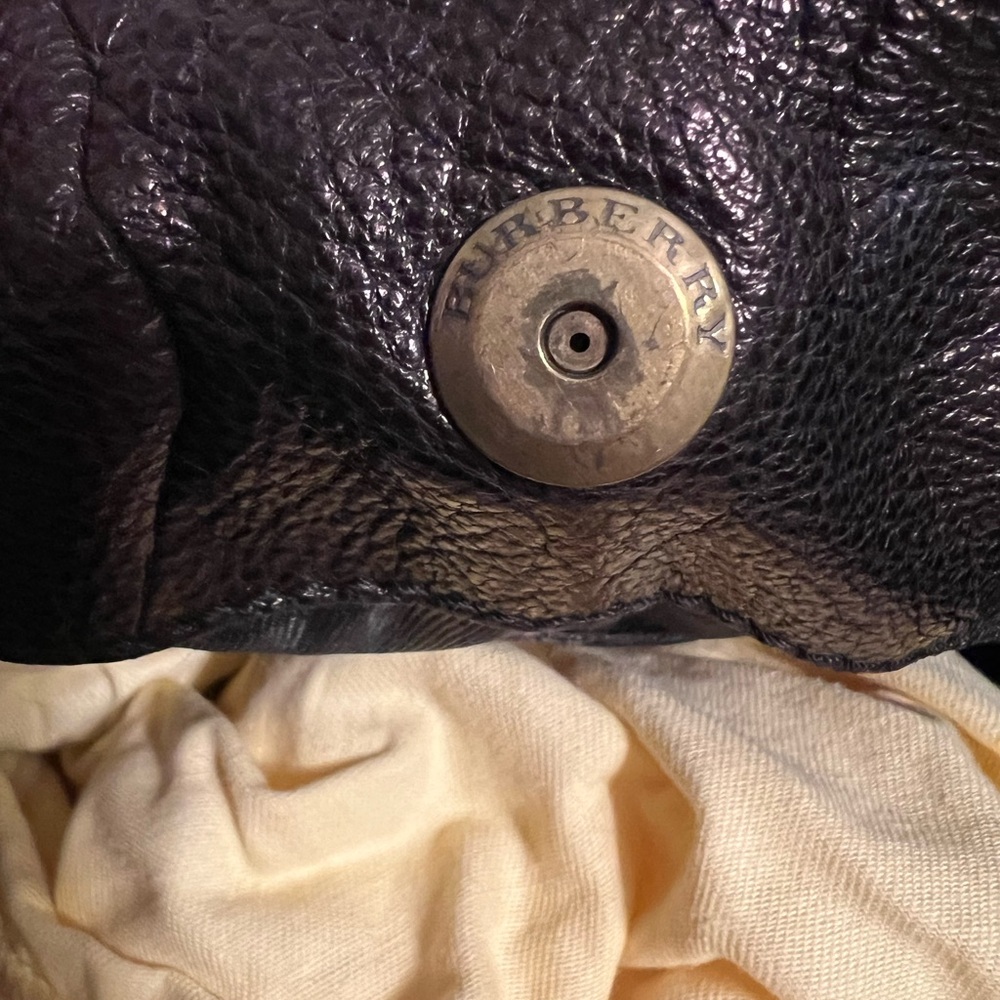 Burberry Black Leather hobo Bag and Wallet - Picture 4 of 8